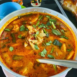 ต้มยำ หมู ไก่ น้ำข้นน้ำใส