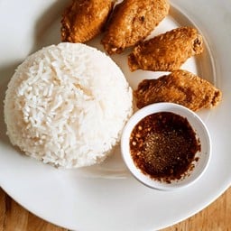 ข้าวปีกไก่ทอดน้ำปลา(ปีกกลาง)