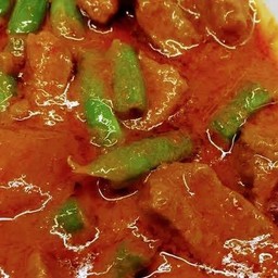 พะแนงเนื้อ ราดข้าว