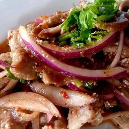 หมูน้ำตก