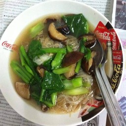 ราดหน้าเจเห็ดคะน้าเต้าหู้