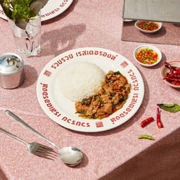 กะเพราหมูชิ้นราดข้าว