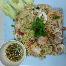 ข้าวผัดทะเล