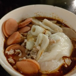 มาม่าต้มยำ (ธรรมดา) ทรงเครื่อง  (ราคาไม่รวมไข่)