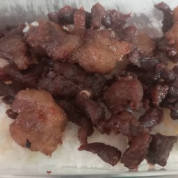 ข้าวราดเนื้อทอด