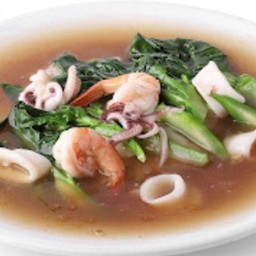 ราดหน้าคะน้าฮ่องกงทะเล