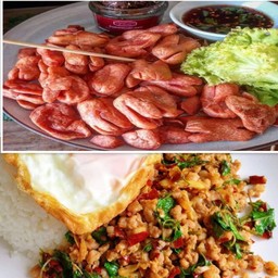 กระเพราหมูคู่ไส้กรอก1ชุด