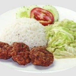 ข้าวหมูปั้นทอดกะหล่ำปลีน้ำปลา