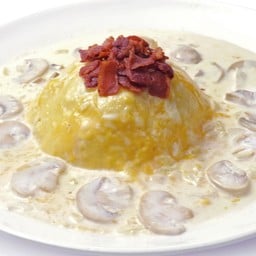 ข้าวไข่ข้นครีมแชมปิญองเบค่อนกรอบ