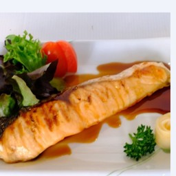 ปลาแซลมอนย่างเทอริยากิ