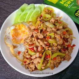 กระเพรา ไก่