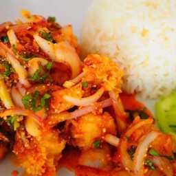 ข้าวยำไก่ป๊อบ พิเศษ