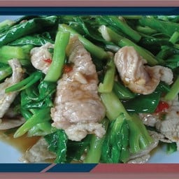 ร้านน้ำปั่นผลไม้สดชื่น