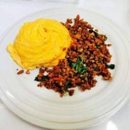 ข้าวไข่ข้นทอร์นาโด ราดกะเพรา