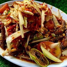 ตำมะละกอปลาร้าใส่ปลากรอบ