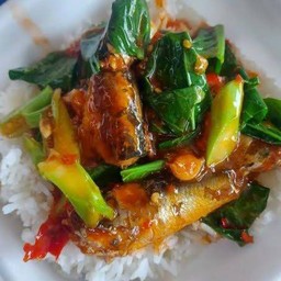 คะน้าปลากระป๋อง