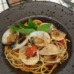 สปาเก็ตตี้ผัดหอยตลับ