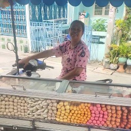 ลูกชิ้นยายเเป้นปากซิ่ง สาขาหมู่บ้านเทพารักษ์ กม.25(เฟสเก่า)