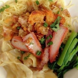 บะหมี่หมูแดง หมูกรอบ