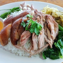 ข้าวขาหมูธรรมดา