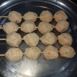 Winner ลูกชิ้นทอด โลตัสศรีฐาน