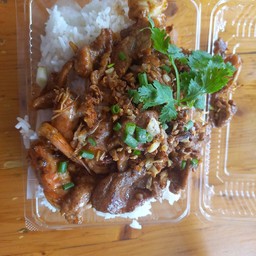 ข้าวราดกระเทียมหมู+กุ้ง80
