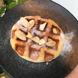 วาฟเฟิลโชคุปังน้ำตาลโอวทึ้ง