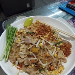 ผัดไทยไก่