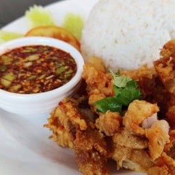 ไก่ทอดซอสจิ้มแจ่ว(กับข้าว)