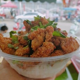 ไก่แซ่บหลังสตรี