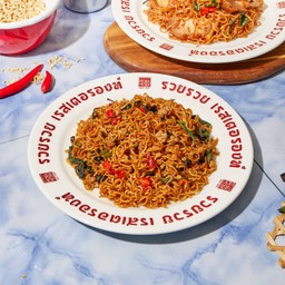 มาม่าผัดกะเพราหมูสับ