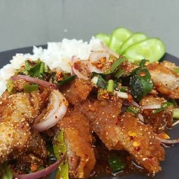 ข้าวยำสามชั้นแซ่บซี๊ด+ไข่ต้ม