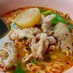 ก๋วยเตี๋ยวหมู4แซ่บ