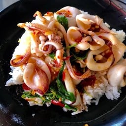 กะเพราปลาหมึก