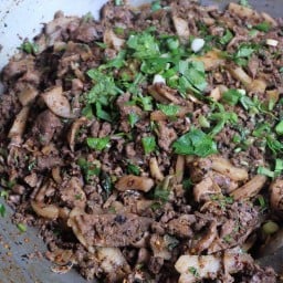 ร้านลาบเหนือ&อาหารพื้นเมือง ข้าวซอย by แม่แอน จ.8