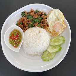 ผัอกระเพราหมูสับ