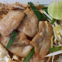 สปาเก็ตตี้ผัดไทยหมูหมักนุ่ม.