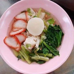 เกี๊ยวน้ำหมูแดง