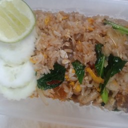 ข้าวผัดหมูกรอบ