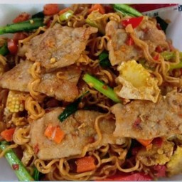 มาม่าขี้เมาหมูนุ่มผัดไข่