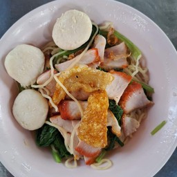 บะหมี่ หมูแดง ลูกชิ้น