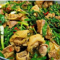 แกงอ่อมไก่