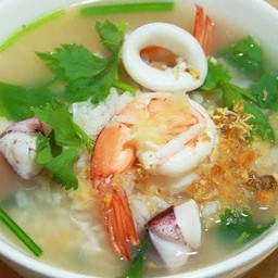 ข้าวต้มทะเล กุ้ง หมึก