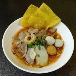 กาเตี๋ยวสบายพุง เลียบคลองขวางฝั่งเหนือ