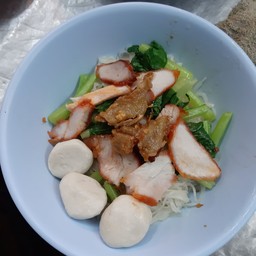 เส้นเล็ก-หมูแดง-ลูกชิ้น