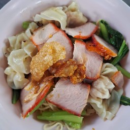 บะหมี่+เกี้ยว+หมูแดง