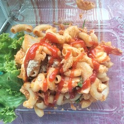 ผัดมักกะโรนีทะเล