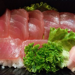 ทูน่าด้ง