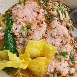 ก๋วยเตี๋ยวตำลึง หมูเด้งหมูบะช่อ