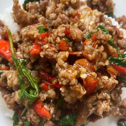 กะเพราหมูสับ